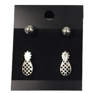 5/10 NWT 2 pair of silver tone pineapple and stud earrings